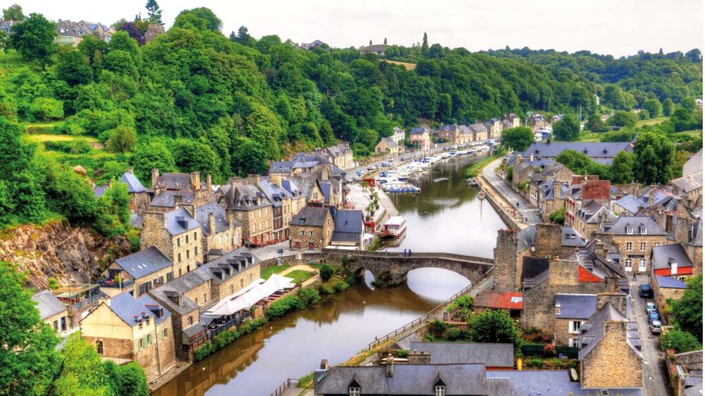 Dinan
