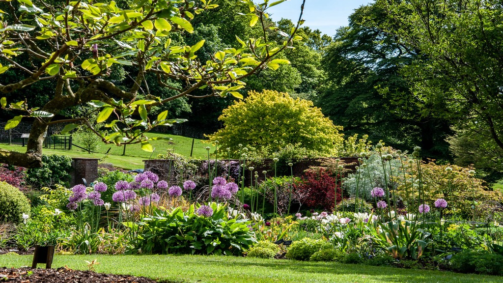 Holehird Gardens by Stuart Wilding - Wikimedia Commons